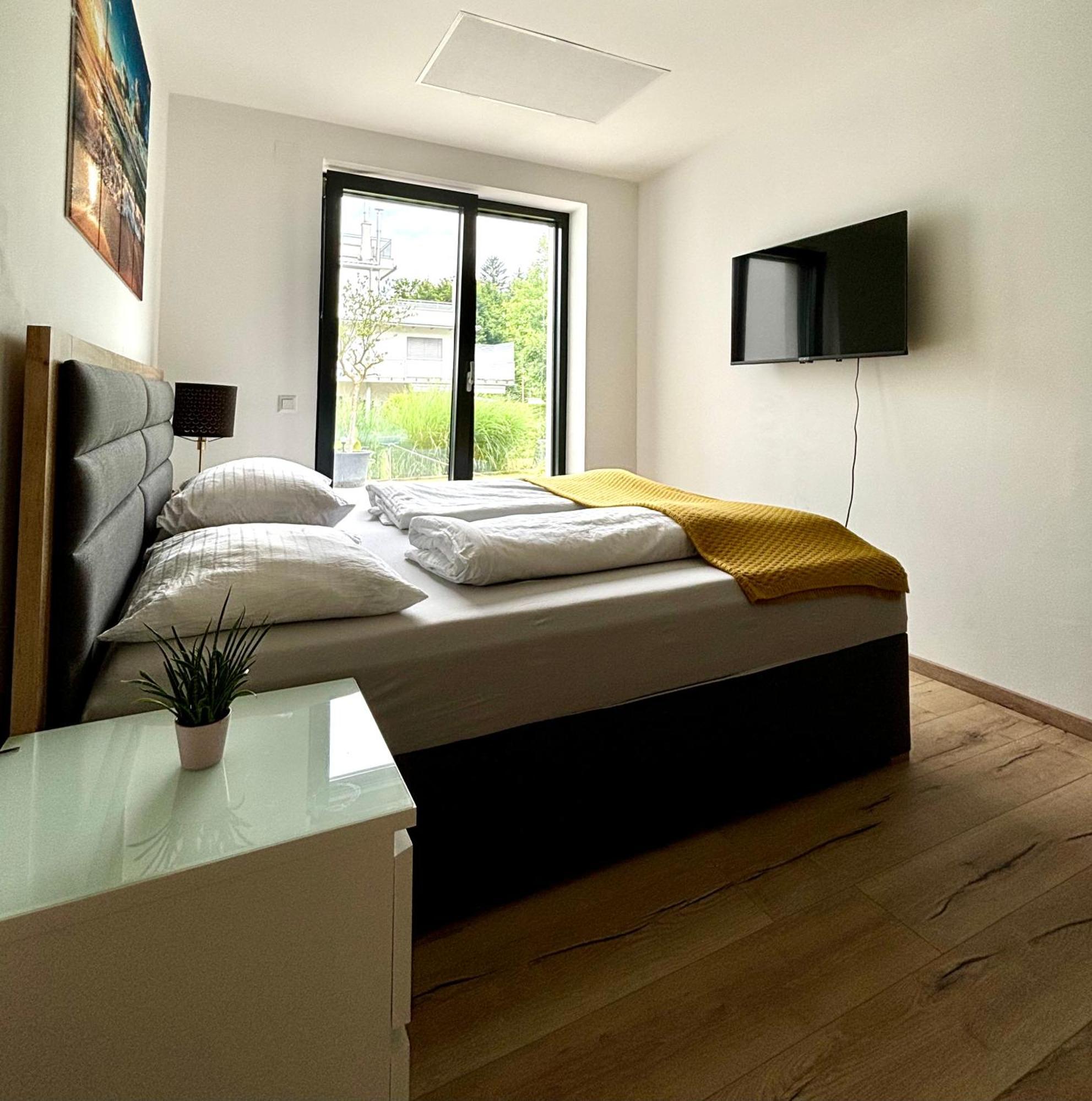Schoene Wohnung Mit Terrasse Und Parkplatz Velden am Wörthersee Exterior photo