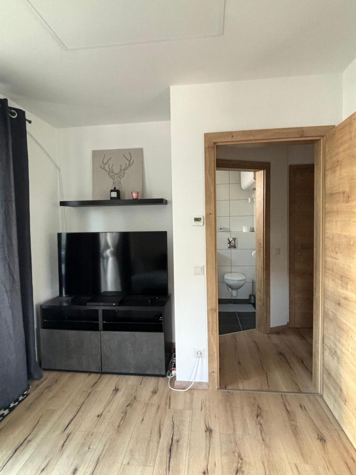 Schoene Wohnung Mit Terrasse Und Parkplatz Velden am Wörthersee Exterior photo