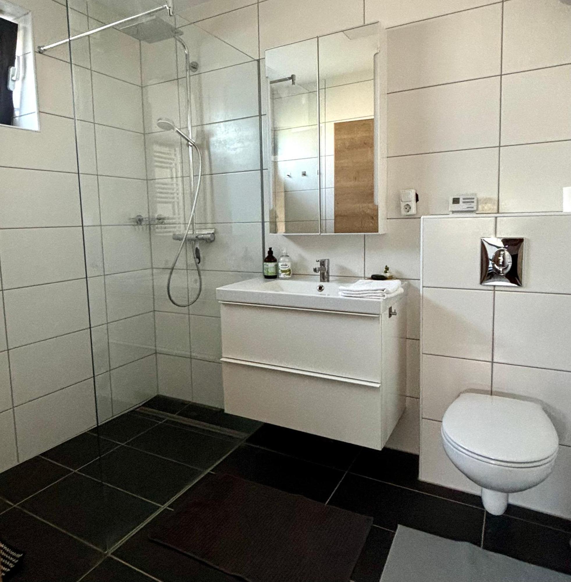Schoene Wohnung Mit Terrasse Und Parkplatz Velden am Wörthersee Exterior photo
